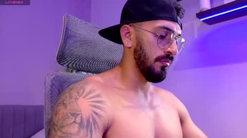 Snapshot of tony_muscle1 chatting on June 2026 11:12:02 AM tony muscle1 online show from June 2026 11:12:02 AM