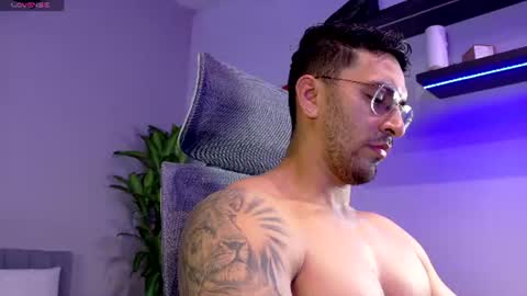 Snapshot of tony_muscle1 chatting on June 2026 07:07:02 PM tony muscle1 online show from June 2026 07:07:02 PM