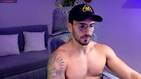 Snapshot of tony_muscle1 chatting on July 2026 07:05:02 PM tony muscle1 online show from July 2026 07:05:02 PM