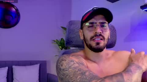 Snapshot of tony_muscle1 chatting on July 2026 06:57:02 PM tony muscle1 online show from July 2026 06:57:02 PM
