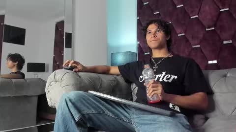 Snapshot of tonybenedetti chatting on February 2026 08:05:02 PM Tony Benedetti online show from February 2026 08:05:02 PM