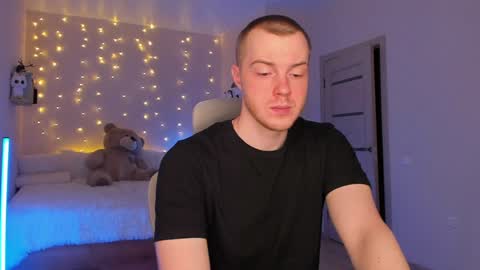 toohornyserj online show from December 2024 07:54:01 PM