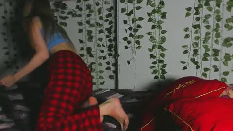 Alice and Sandra online show from February 2026 09:22:02 PM