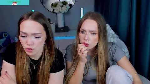 Snapshot of top_twins chatting on December 2025 05:29:01 PM Yara online show from December 2025 05:29:01 PM