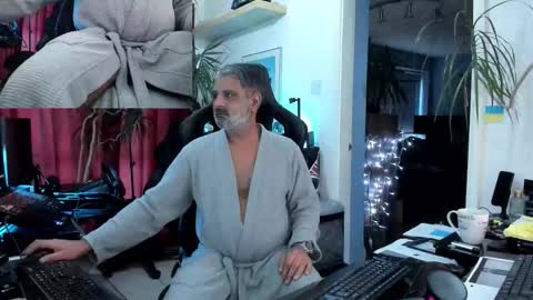 Snapshot of topalphaboss chatting on October 2025 07:40:01 AM topalphaboss online show from October 2025 07:40:01 AM