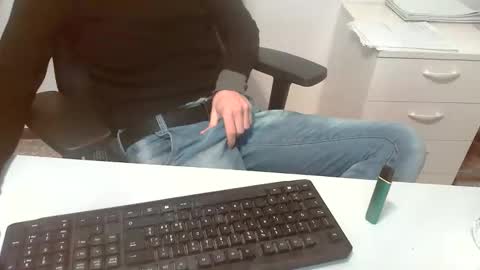 Snapshot of topg84 chatting on December 2025 06:37:02 PM Topg84 online show from December 2025 06:37:02 PM