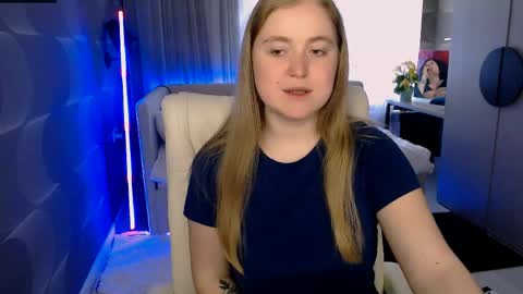 tori_blond online show from April 2026 06:16:01 AM