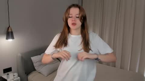 Kamilla online show from November 2025 01:06:01 AM