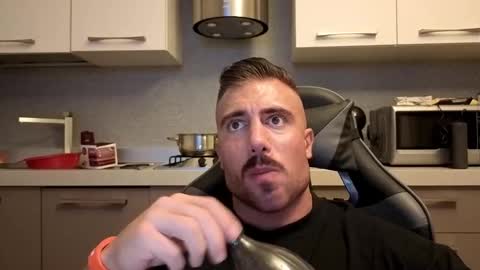 Snapshot of toro_arrapato chatting on November 2025 04:06:01 PM toro_arrapato online show from November 2025 04:06:01 PM