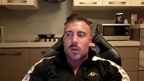 Snapshot of toro_arrapato chatting on November 2025 12:57:02 AM toro_arrapato online show from November 2025 12:57:02 AM