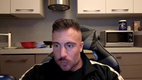 Snapshot of toro_arrapato chatting on November 2025 10:34:02 PM toro_arrapato online show from November 2025 10:34:02 PM