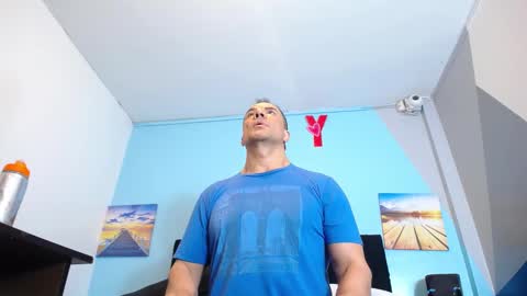 Snapshot of toro_hot chatting on February 2025 08:10:01 PM Toro online show from February 2025 08:10:01 PM