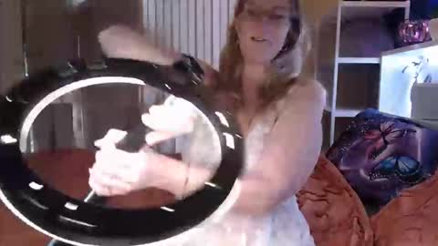 Snapshot of total_aussie_milfs chatting on September 2025 11:27:01 PM Milly online show from September 2025 11:27:01 PM