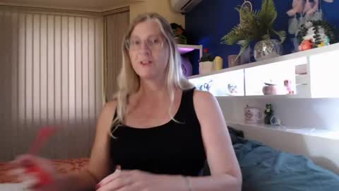 Milly online show from April 2026 10:59:01 PM