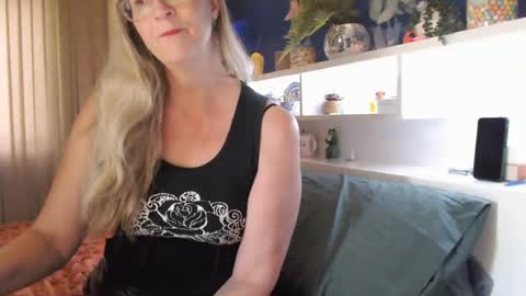 Snapshot of total_aussie_milfs chatting on May 2026 11:22:02 PM Milly online show from May 2026 11:22:02 PM