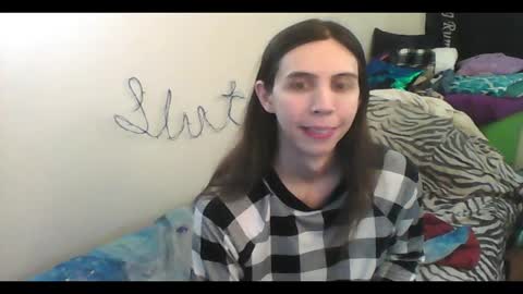 Luna online show from December 2025 04:43:02 AM