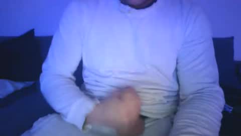 Snapshot of toyy_boy chatting on December 2024 07:37:02 PM Tim online show from December 2024 07:37:02 PM