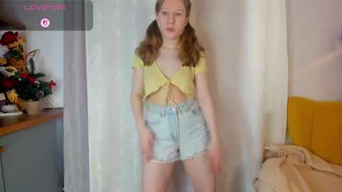 tracy_aww online show from April 2026 07:25:02 AM