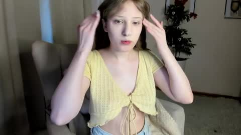 tracy_aww online show from May 2026 07:49:01 AM