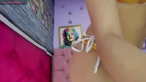 tracy_ks online show from October 2025 02:59:01 PM