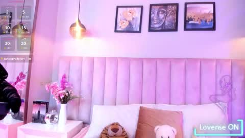 Tracy  online show from March 2026 09:00:01 PM