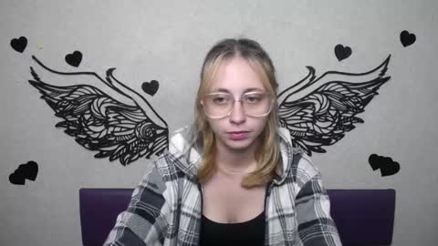 TracyLeeBB online show from November 2025 12:05:02 PM