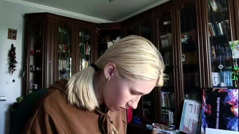 Lesly online show from May 2026 09:15:02 AM