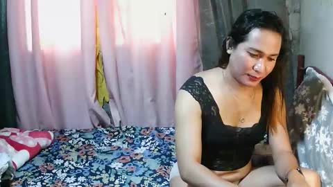 transhottie28 online show from November 2025 02:00:01 AM