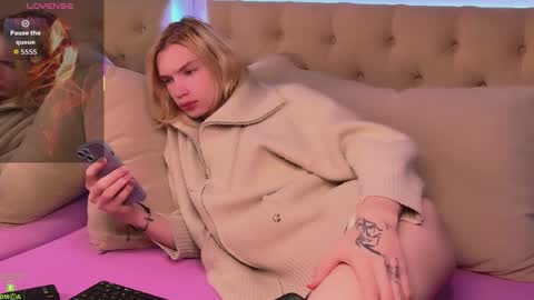 Snapshot of translustybabe chatting on December 2025 03:50:02 PM STACY online show from December 2025 03:50:02 PM