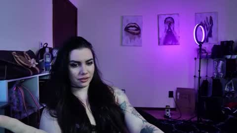 trapqueenskullcrush89 online show from February 2026 07:31:01 PM