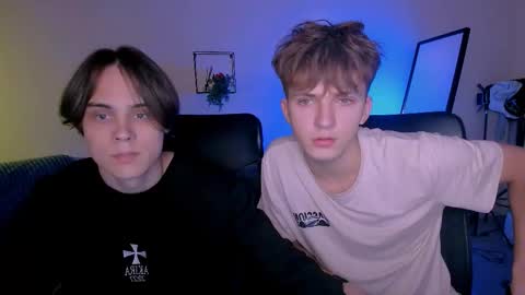 Snapshot of travis_wolf_ chatting on September 2025 08:23:01 PM Travis online show from September 2025 08:23:01 PM