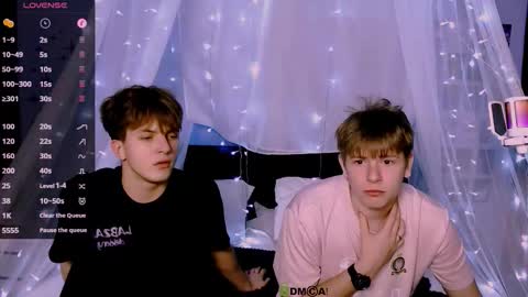 Snapshot of travis_wolf_ chatting on September 2025 07:52:01 PM Travis online show from September 2025 07:52:01 PM