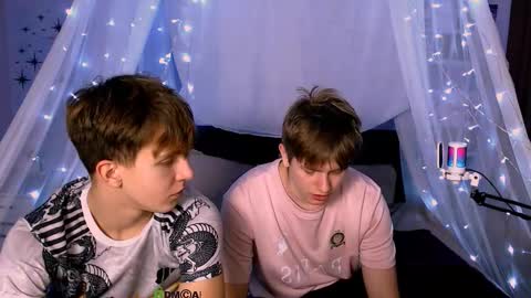 Snapshot of travis_wolf_ chatting on October 2025 07:42:02 PM Travis online show from October 2025 07:42:02 PM