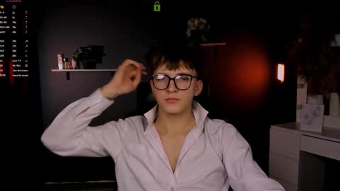 Snapshot of travis_wolf_ chatting on October 2025 07:22:01 PM Travis online show from October 2025 07:22:01 PM