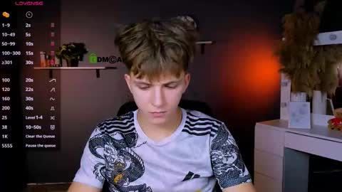 Snapshot of travis_wolf_ chatting on October 2025 07:11:01 PM Travis online show from October 2025 07:11:01 PM