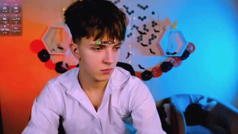 Snapshot of travis_wolf_ chatting on November 2025 07:49:02 PM Travis online show from November 2025 07:49:02 PM