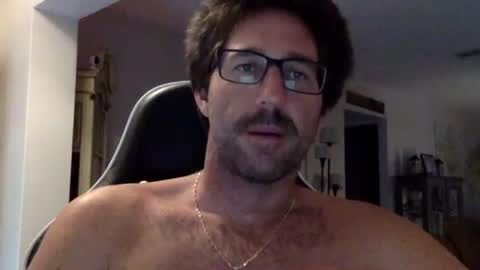 Snapshot of traviskenn chatting on September 2025 11:33:02 AM TravisKenn online show from September 2025 11:33:02 AM