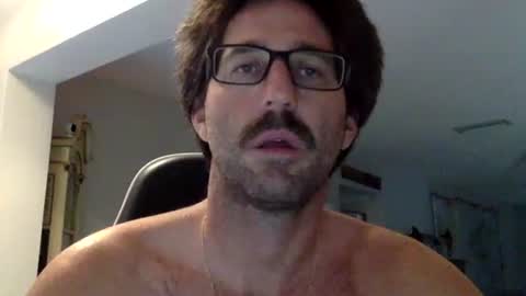 Snapshot of traviskenn chatting on September 2025 11:37:01 AM TravisKenn online show from September 2025 11:37:01 AM
