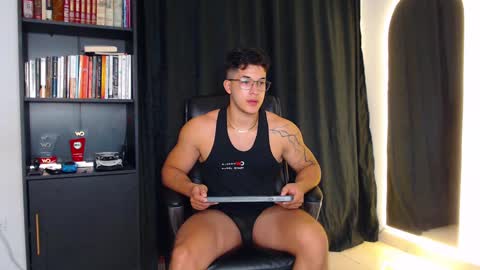 Snapshot of traviss_joplin chatting on March 2025 11:27:01 PM Travis online show from March 2025 11:27:01 PM