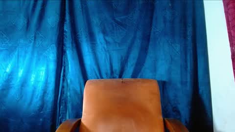 TRAV - INDEPENDENT MODEL online show from January 2025 10:41:02 AM