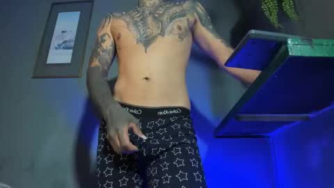 TRAV - INDEPENDENT MODEL online show from October 2025 02:45:01 AM