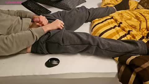 Snapshot of tree1989 chatting on January 2026 06:13:02 PM tree1989 online show from January 2026 06:13:02 PM