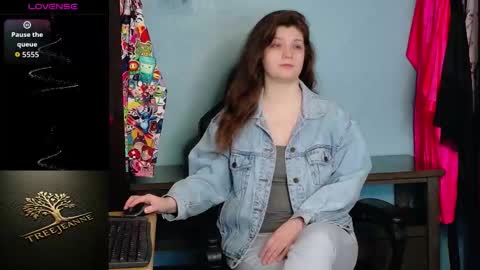 Snapshot of treejeanne chatting on February 2026 11:05:02 PM TreeJeanne online show from February 2026 11:05:02 PM