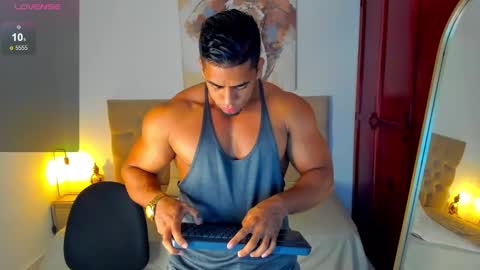 Snapshot of trevor_vinc chatting on January 2025 01:37:02 PM trevor online show from January 2025 01:37:02 PM