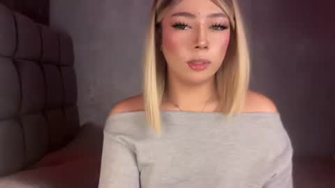 trexie_fucks15 online show from August 2026 04:27:01 PM