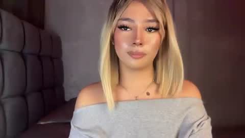 trexie_fucks15 online show from August 2026 01:38:01 PM