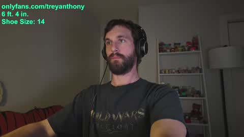 Snapshot of treyanthony chatting on January 2025 01:21:02 AM decentanthony online show from January 2025 01:21:02 AM