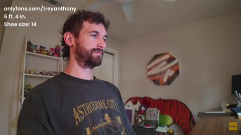 Snapshot of treyanthony chatting on February 2025 02:16:02 PM decentanthony online show from February 2025 02:16:02 PM