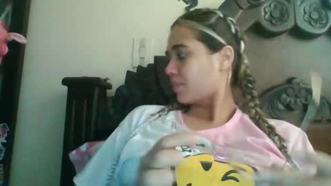Snapshot of triana_bell chatting on December 2024 08:01:02 PM triana_bell online show from December 2024 08:01:02 PM