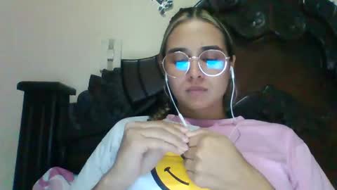 Snapshot of triana_bell chatting on December 2024 02:41:02 AM triana_bell online show from December 2024 02:41:02 AM